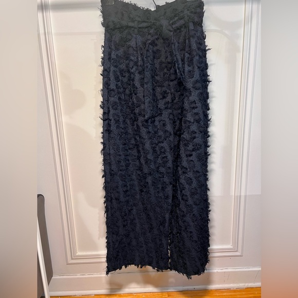 BLACK FLUFFY PANTS // H&M // US 8 🖤 - Picture 2 of 6